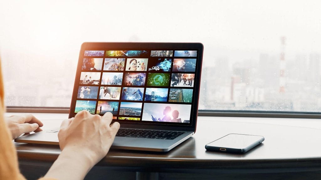 blog-post-header-of-a-man-working-in-laptop